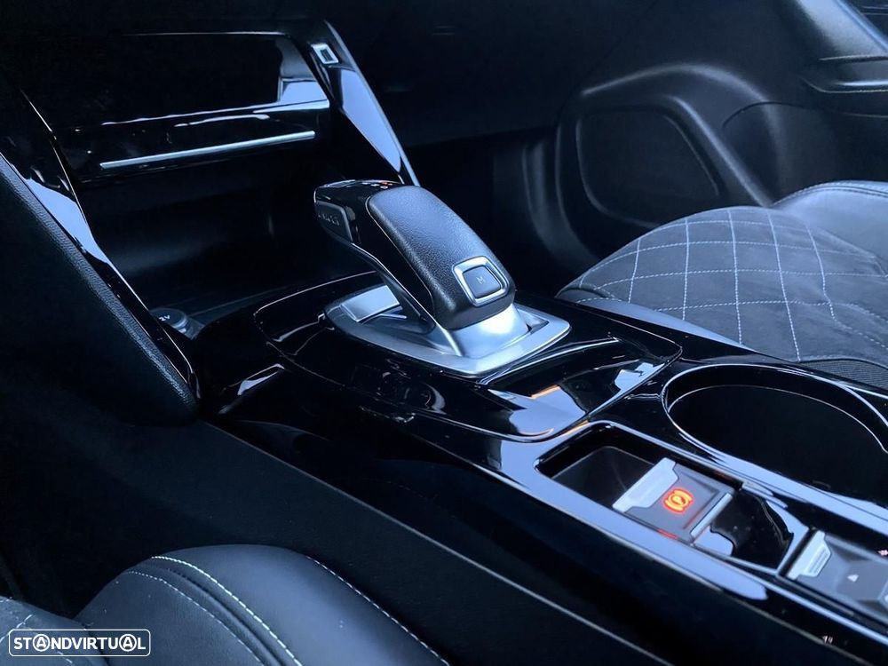 Peugeot 2008 1.2 PureTech GT EAT8 - 24