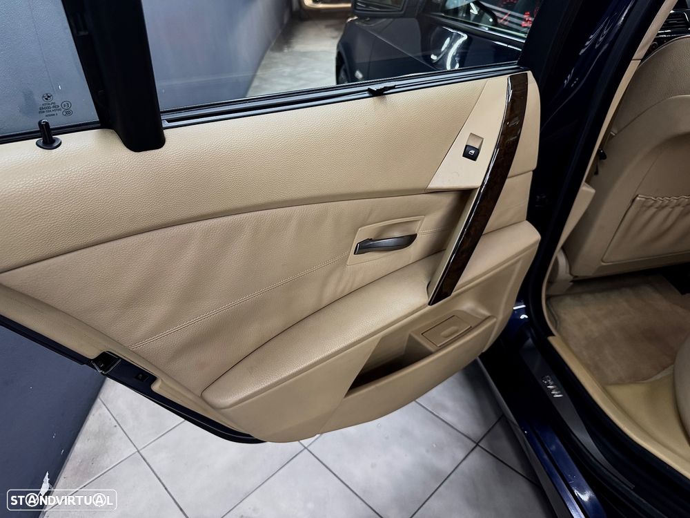 BMW 525 dA Touring - 18