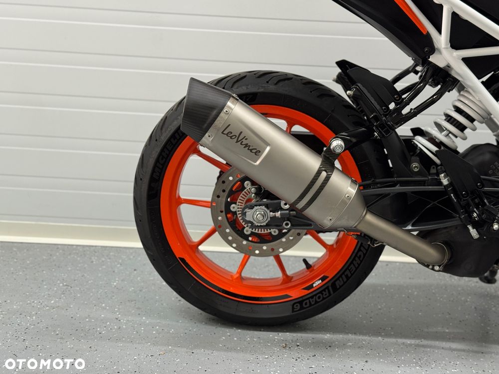 KTM Duke - 4