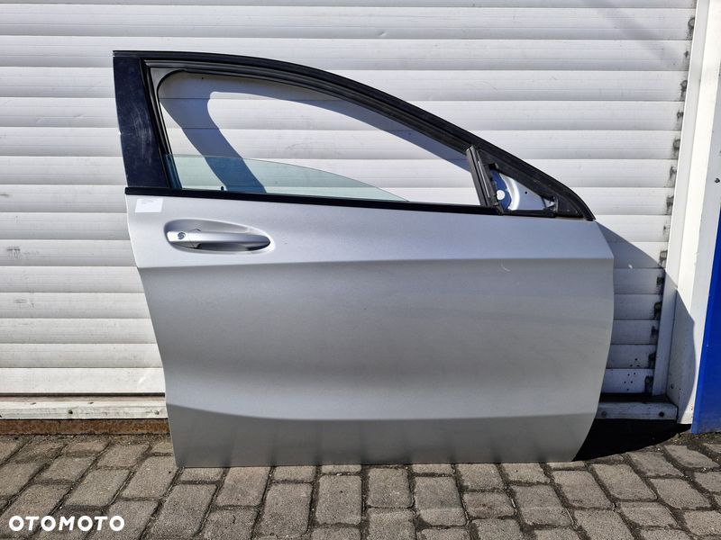 MERCEDES BENZ A KLASA W176 DRZWI PRAWY PRZÓD PRZEDNIE PRAWE 761 - 1