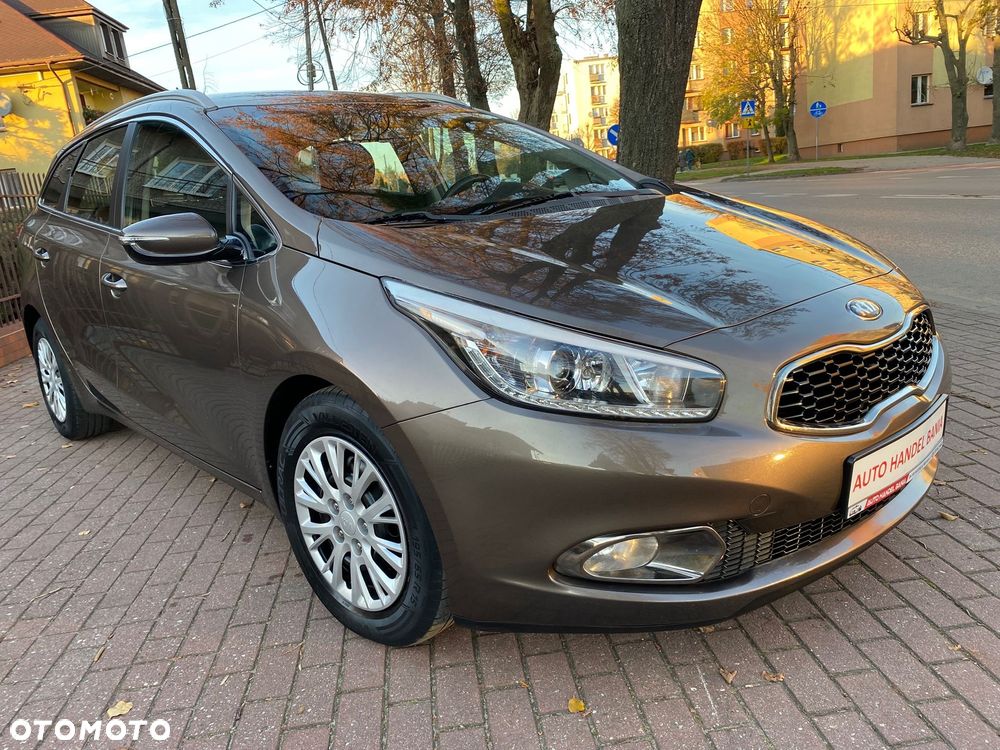 Kia Ceed 1.6 GDI Dream Team Edition - 19