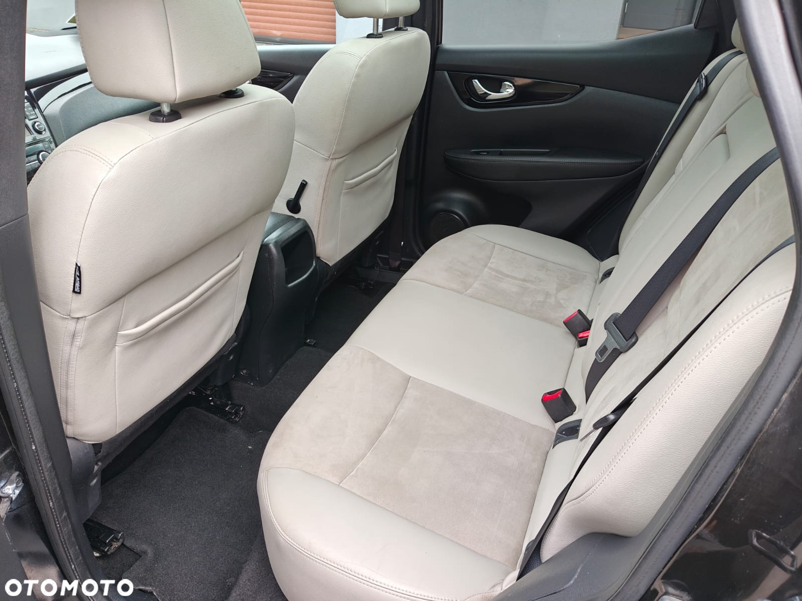 Nissan Qashqai 1.6 dCi Xtronic TEKNA - 23