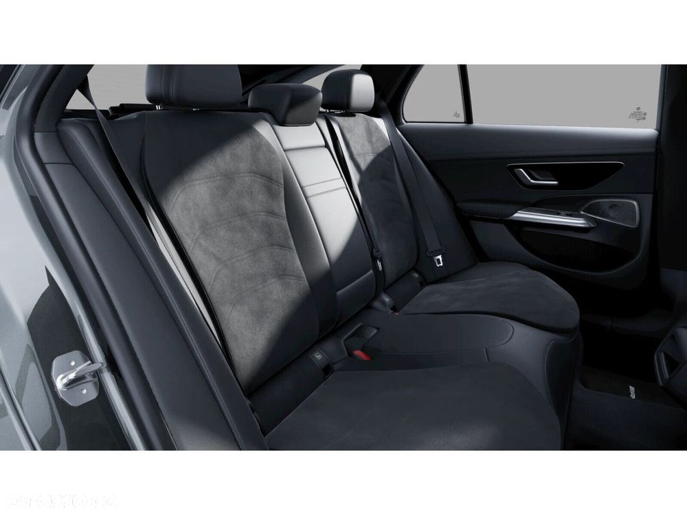 Mercedes-Benz Klasa E 220 d mHEV 4-Matic AMG 9G-Tronic - 11