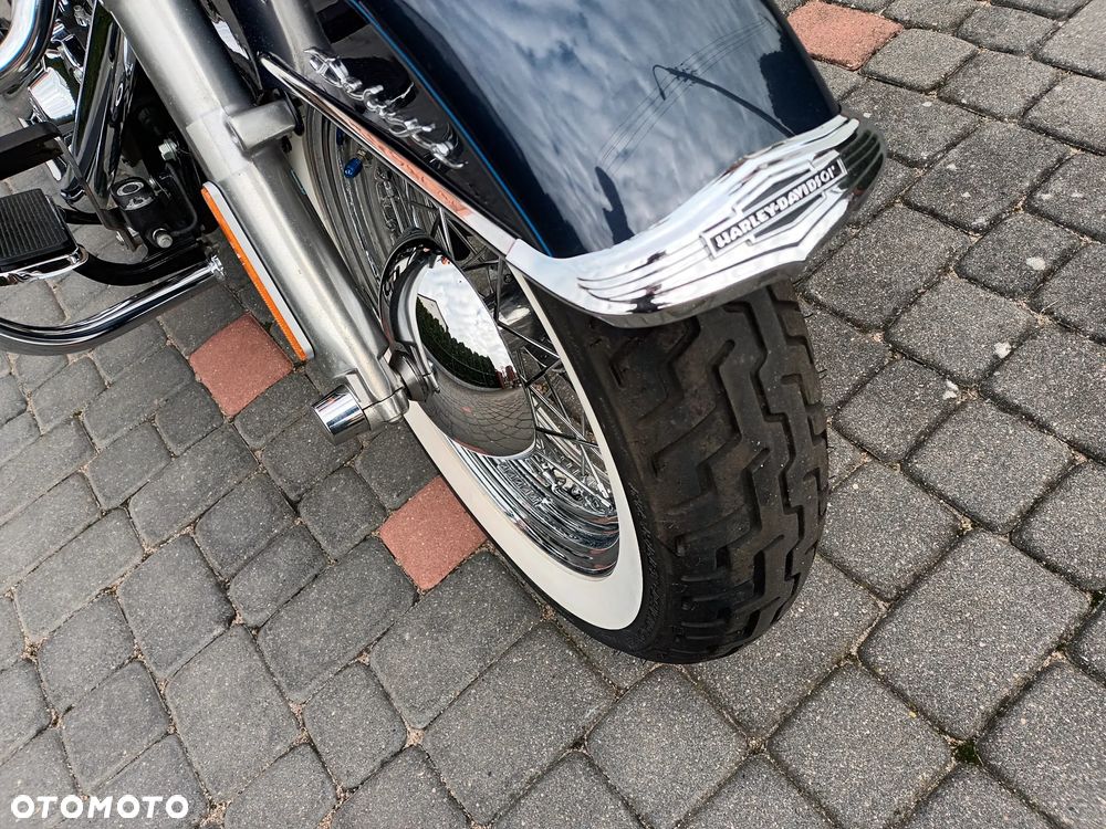 Harley-Davidson Softail Deluxe - 2
