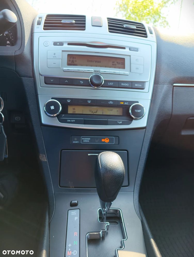 Toyota Avensis 1.8 Active MS - 26