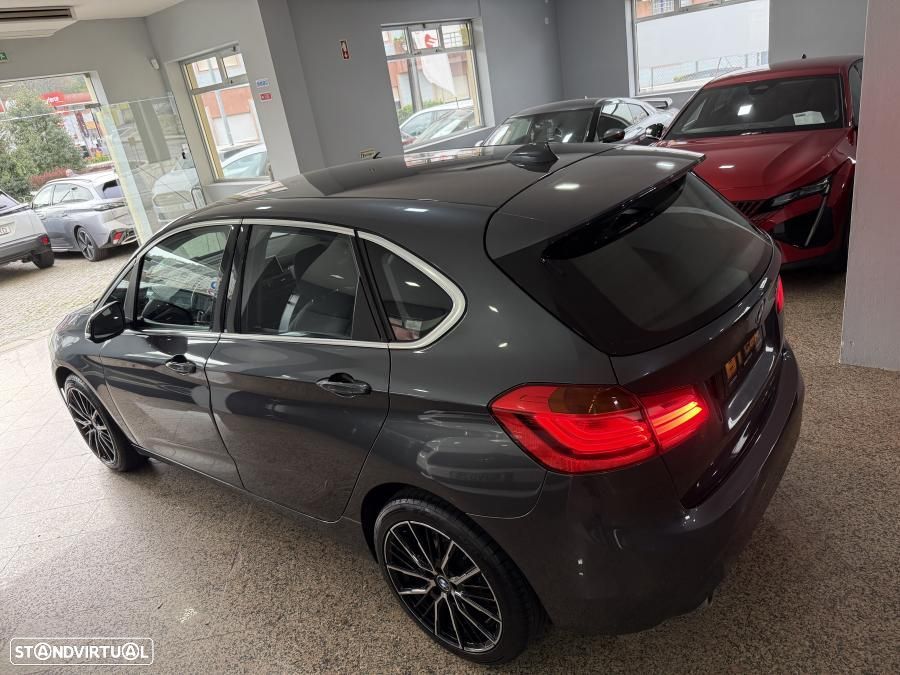 BMW 216 Active Tourer d Line Luxury Auto — fotografia 31