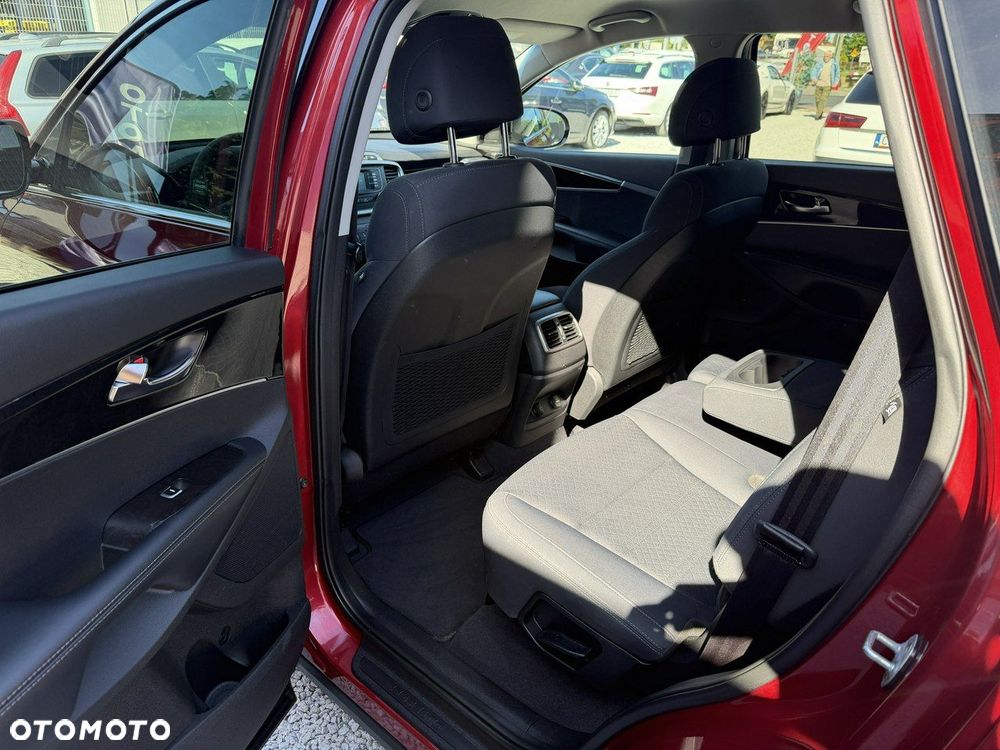 Kia Sorento - 25