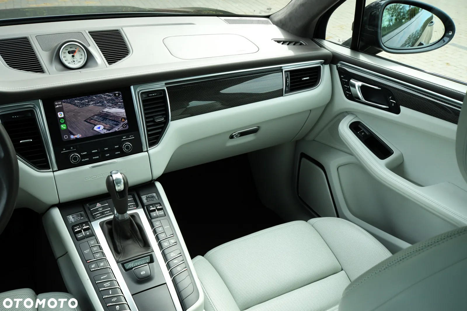 Porsche Macan Turbo - 24