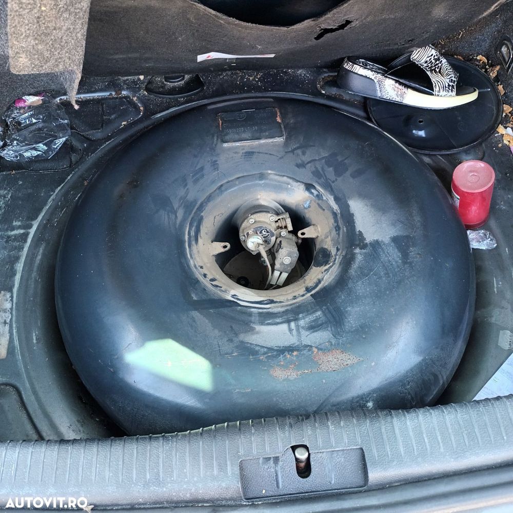 Dezmembrari  VW GOLF 5  2003  > 2009 1.6 Benzina - 6