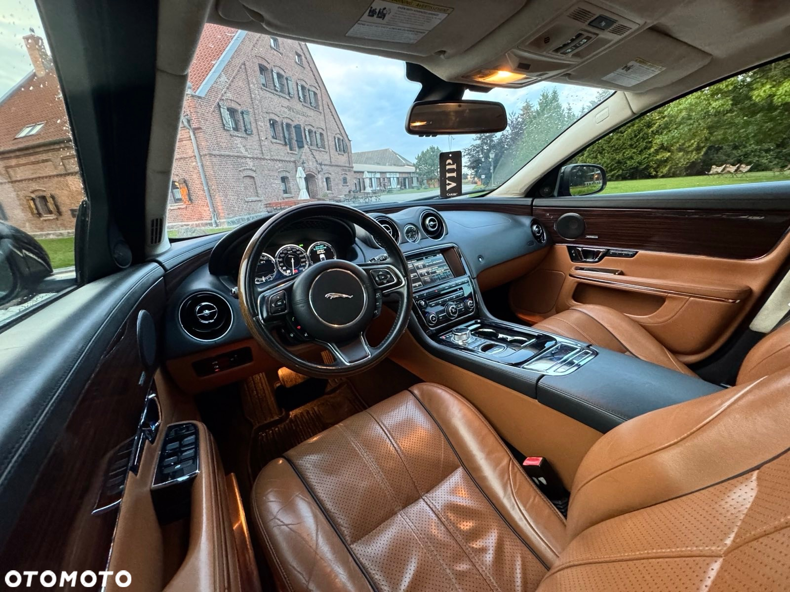 Jaguar XJ 3.0 T AWD LWB Portfolio - 26