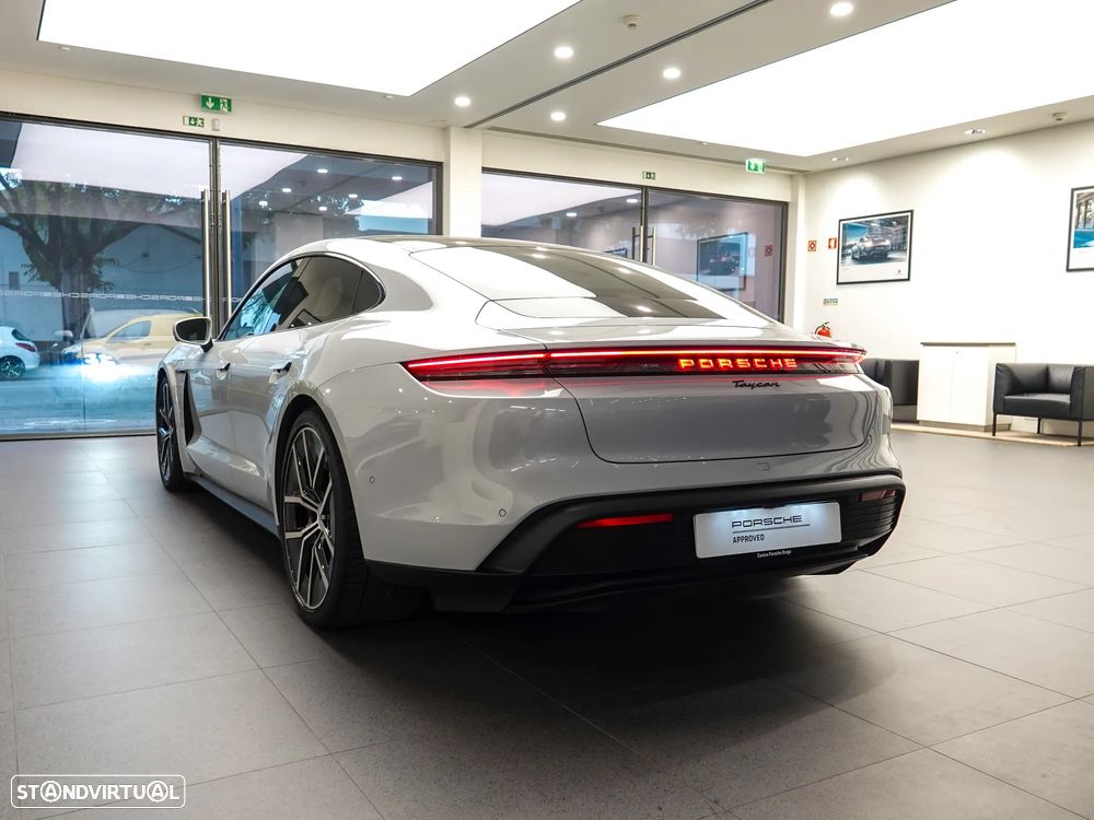 Porsche Taycan 4 - 3