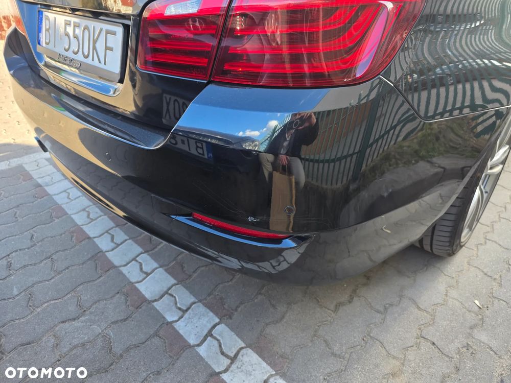 BMW Seria 5 528i xDrive Sport-Aut - 28