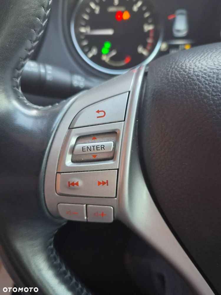 Nissan Qashqai 1.6 DCi Xtronic N-Connecta - 17