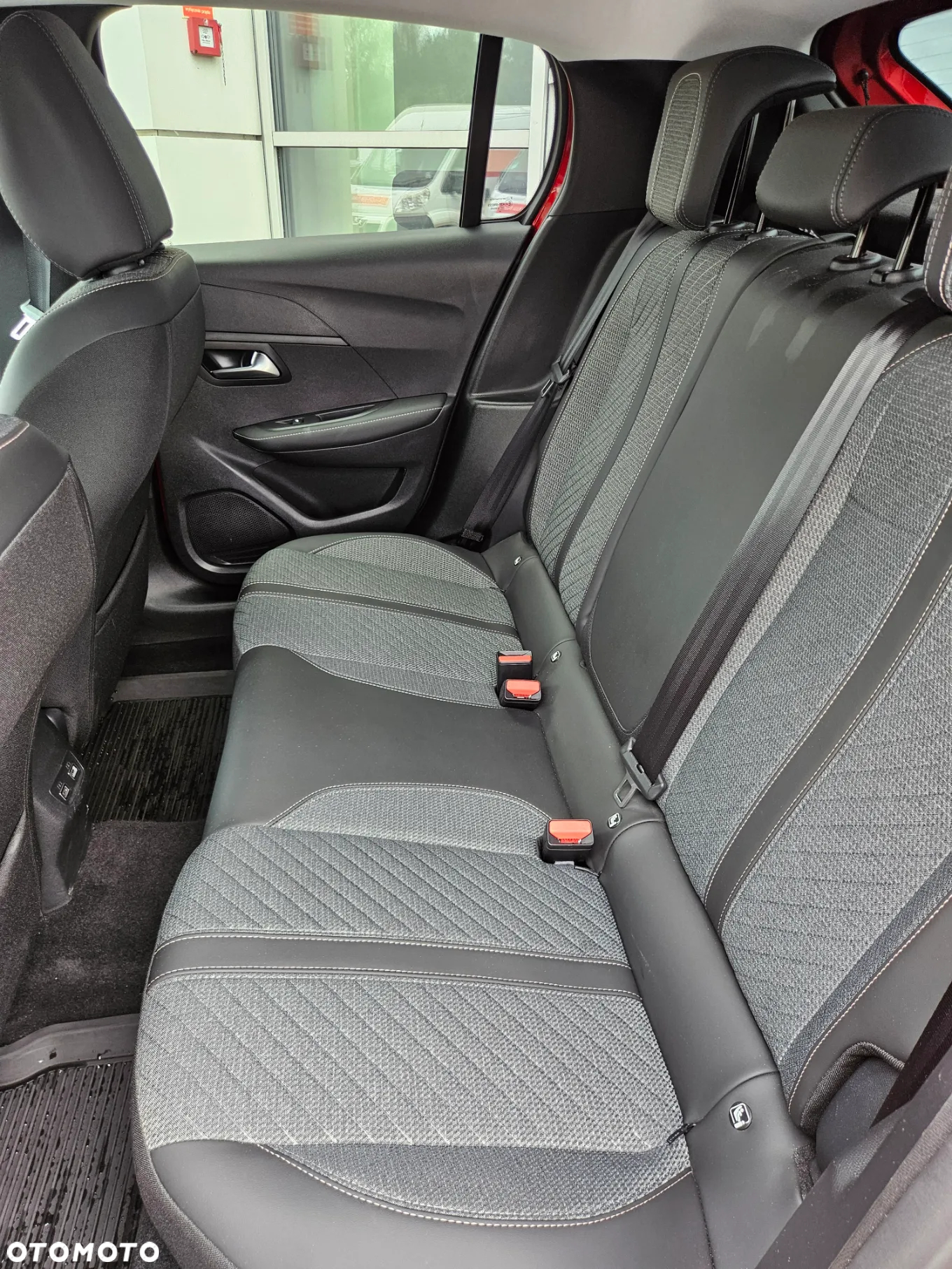 Peugeot 208 1.2 PureTech Allure S&S - 10