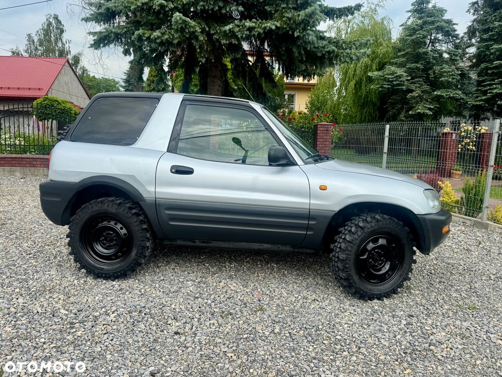 Toyota RAV4 2.0 - 11