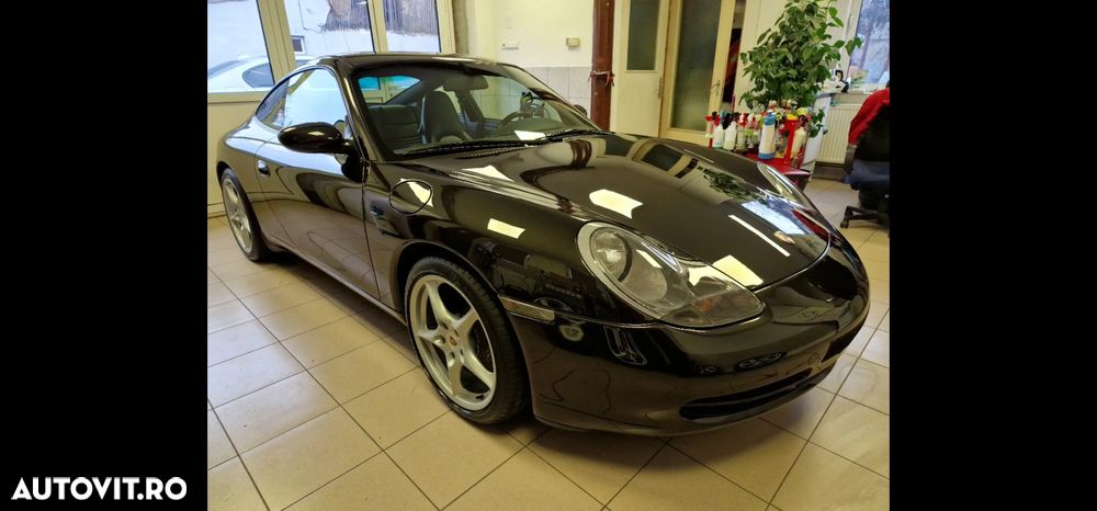 Porsche 911 Carrera - 1