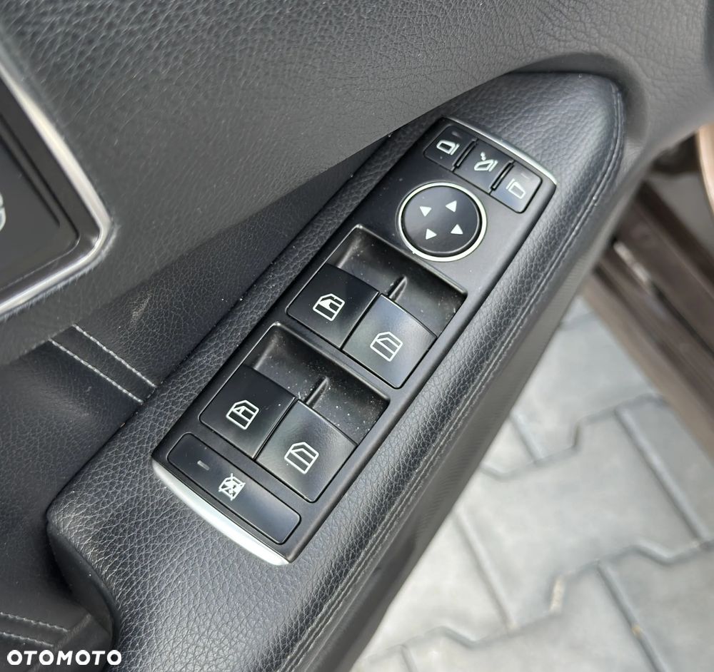Mercedes-Benz Klasa E 250 BlueTEC 4Matic 7G-TRONIC Avantgarde - 15