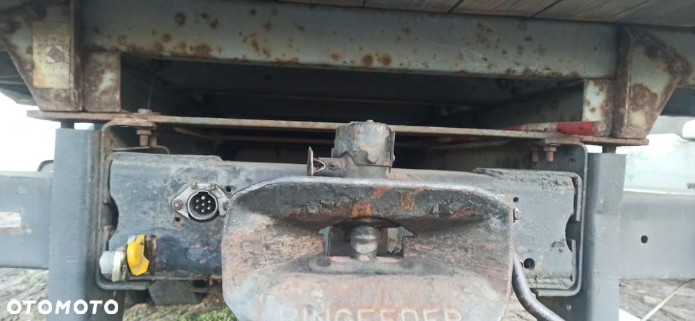 Skrzynia ładunkowa z plandeką - 4