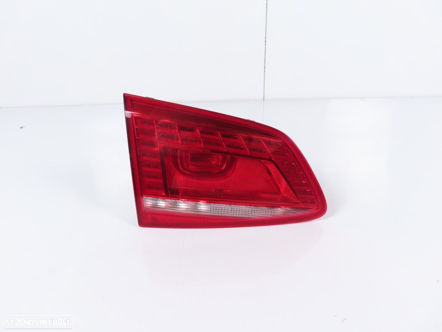 Farolim LED Esquerdo/Trás Usado / Original VW PASSAT Variant (365) 3AF945307E - 1
