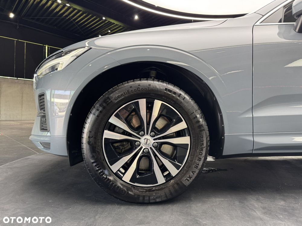 Volvo XC 60 B4 D AWD Momentum Pro - 21