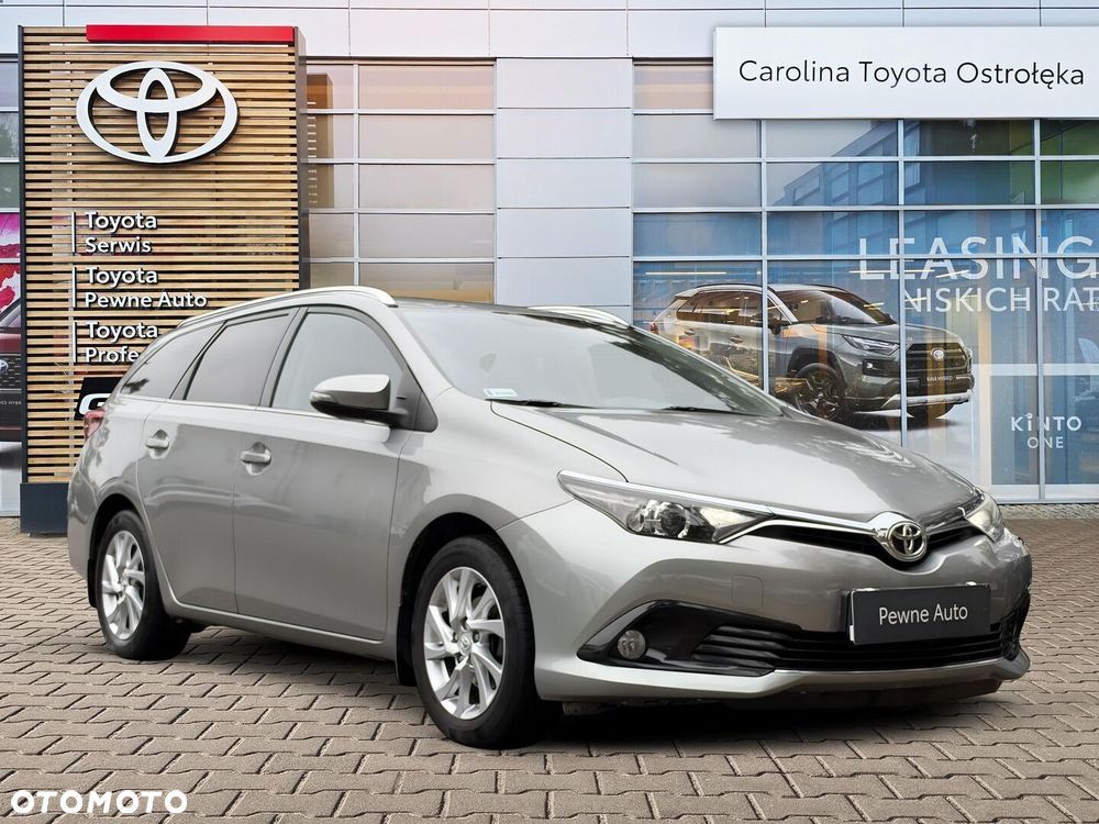Toyota Auris 1.6 Premium Comfort - 2