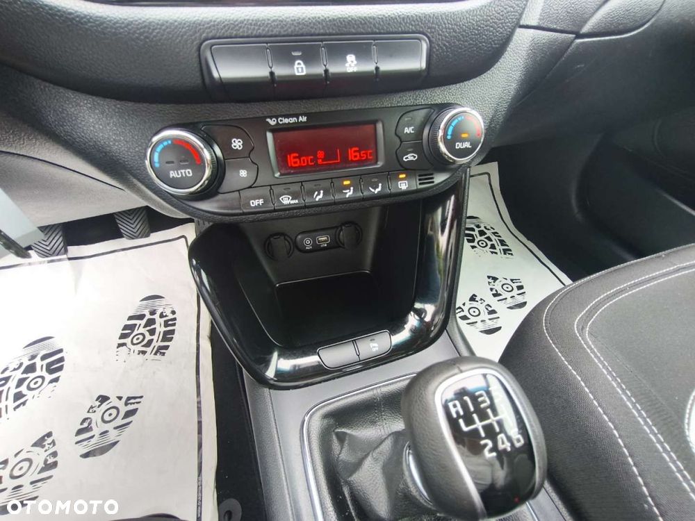 Kia Ceed - 12