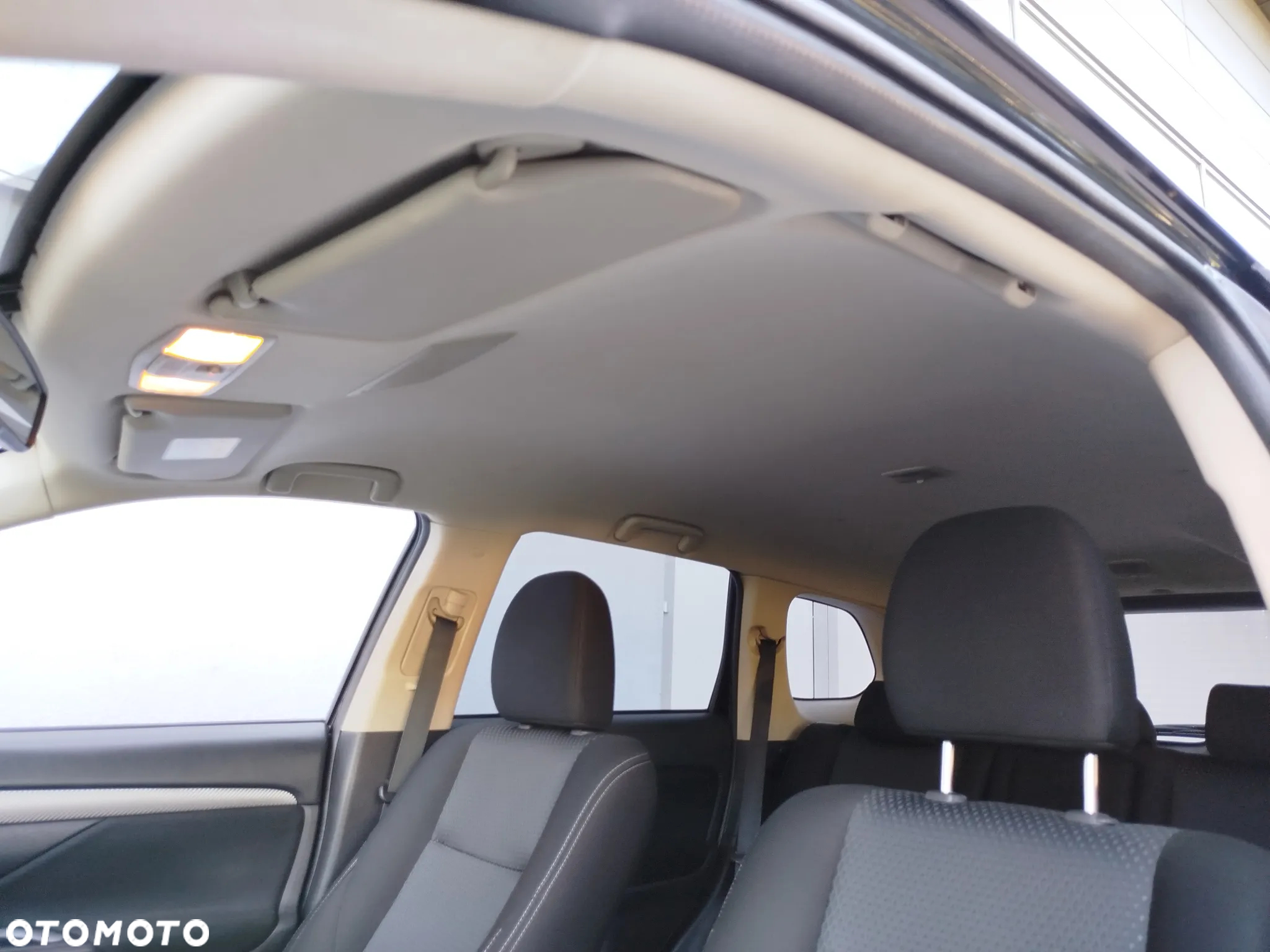 Mitsubishi Outlander 2.2 DI-D 4WD Automatik Diamant Edition - 21