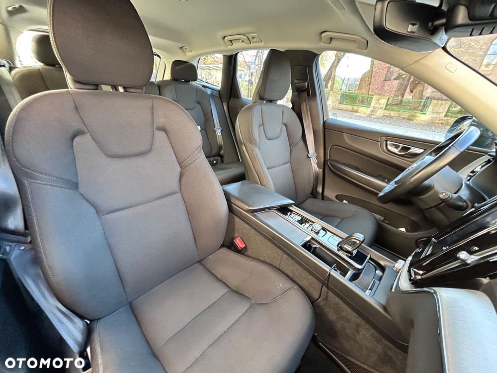 Volvo XC 60 B5 D AWD Momentum Pro - 10