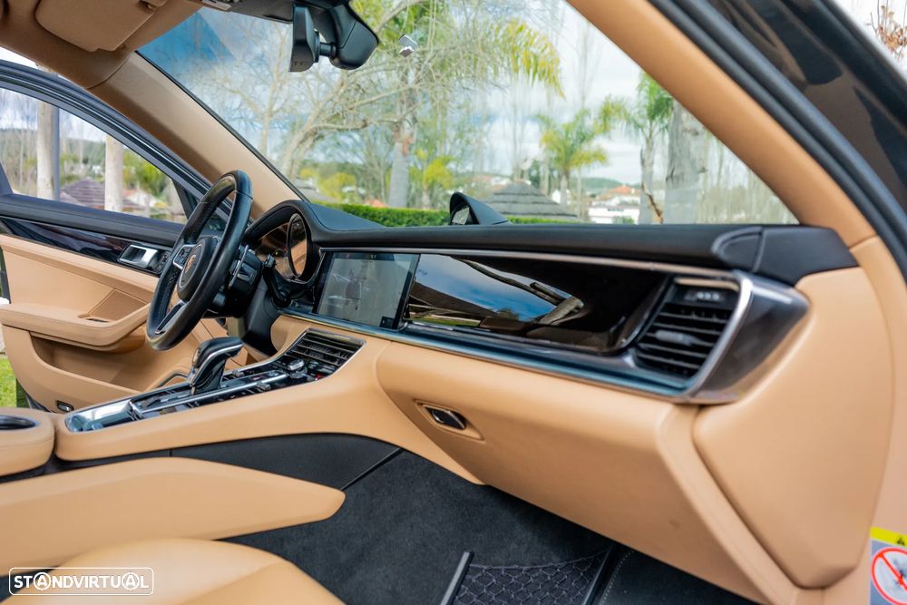 Porsche Panamera Sport Turismo 4 E-Hybrid - 48