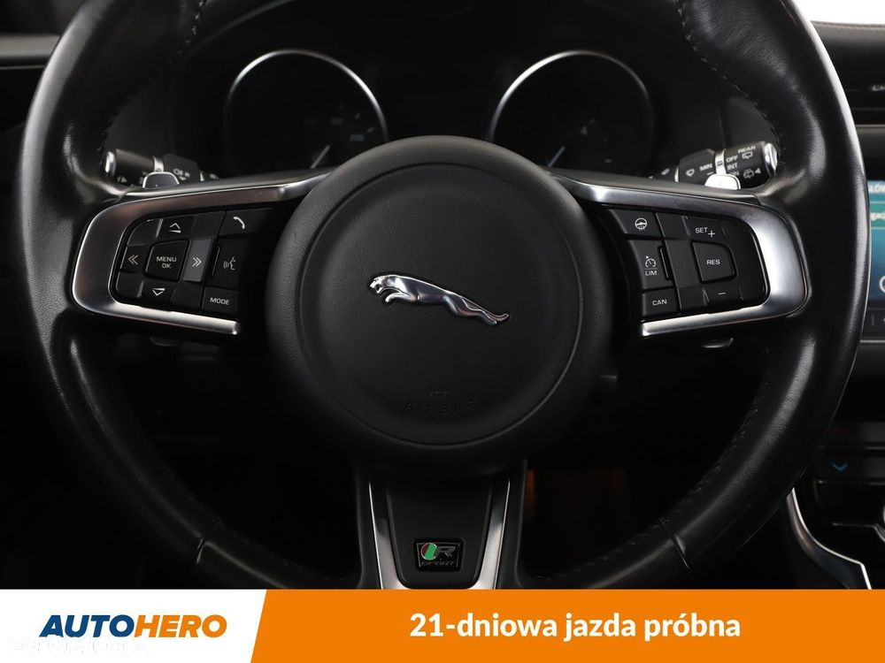 Jaguar XF 2.0 i4D R-Sport - 19