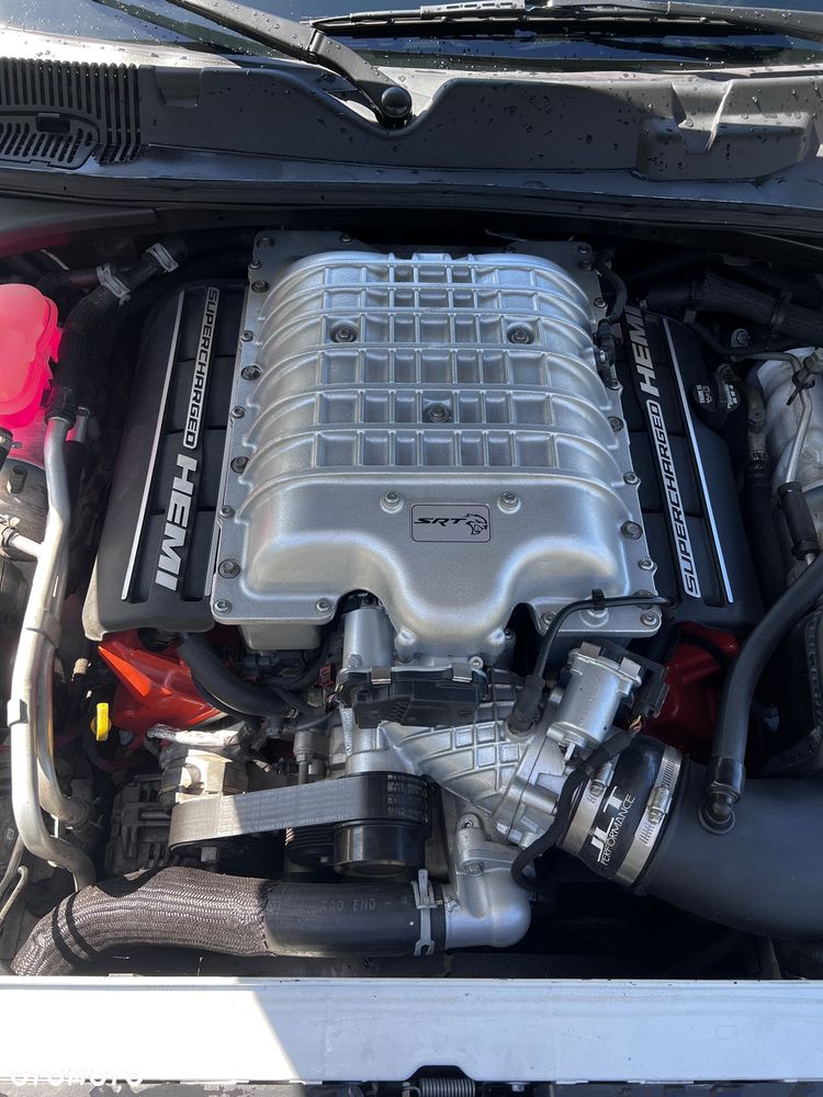 Dodge Challenger 6.2 Hellcat - 10