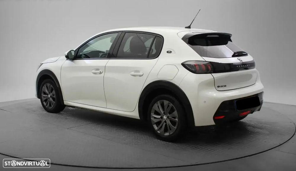 Peugeot e-208 Allure - 16