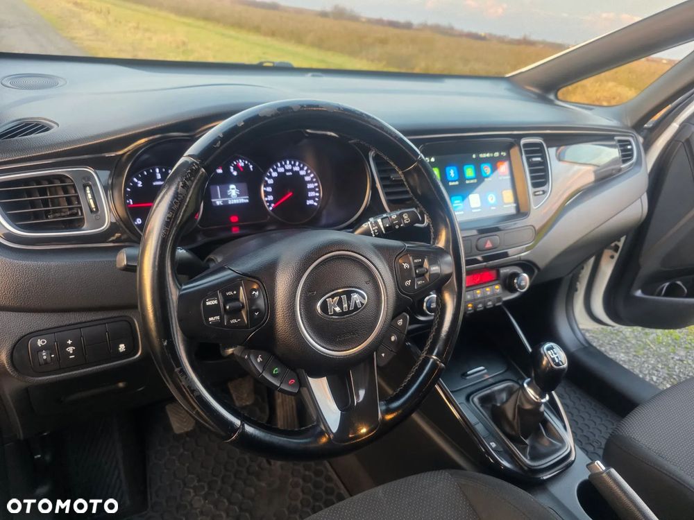 Kia Carens ver-1-7-crdi-xl-7os - 13
