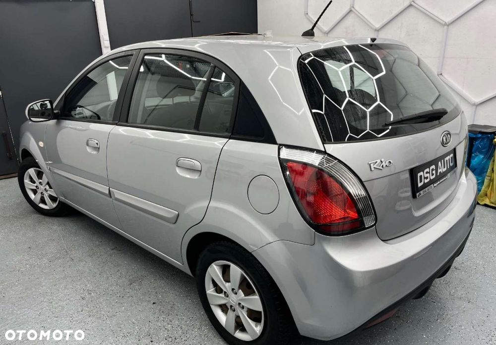 Kia Rio - 6