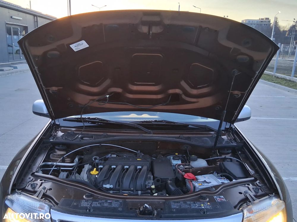 Dacia Duster SCe 115 4x4 Laureate - 10