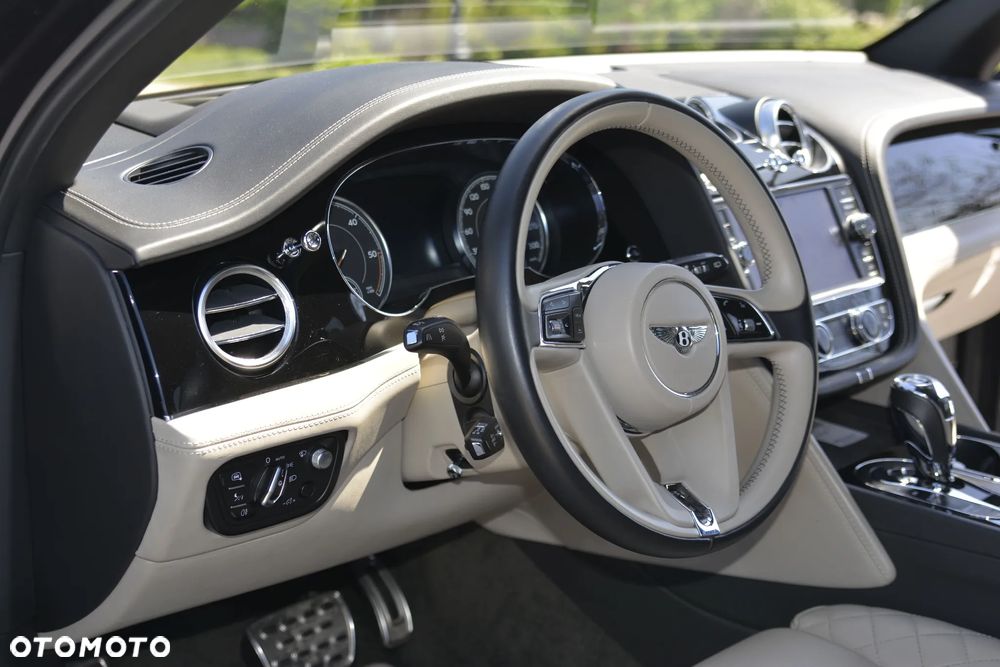 Bentley Bentayga - 9