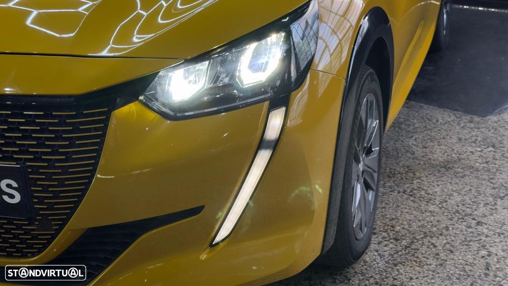 Peugeot e-208 Allure Pack - 12