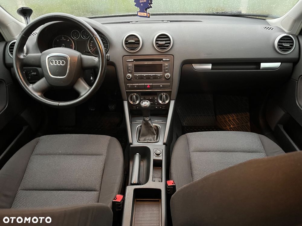 Audi A3 3-drzwiowe 1.6 TDI DPF Ambiente - 18