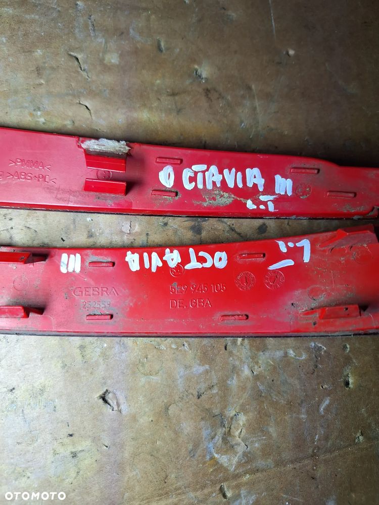 skoda octavia III KOMBI odblask zderzaka tylnego lewy prawy - 3