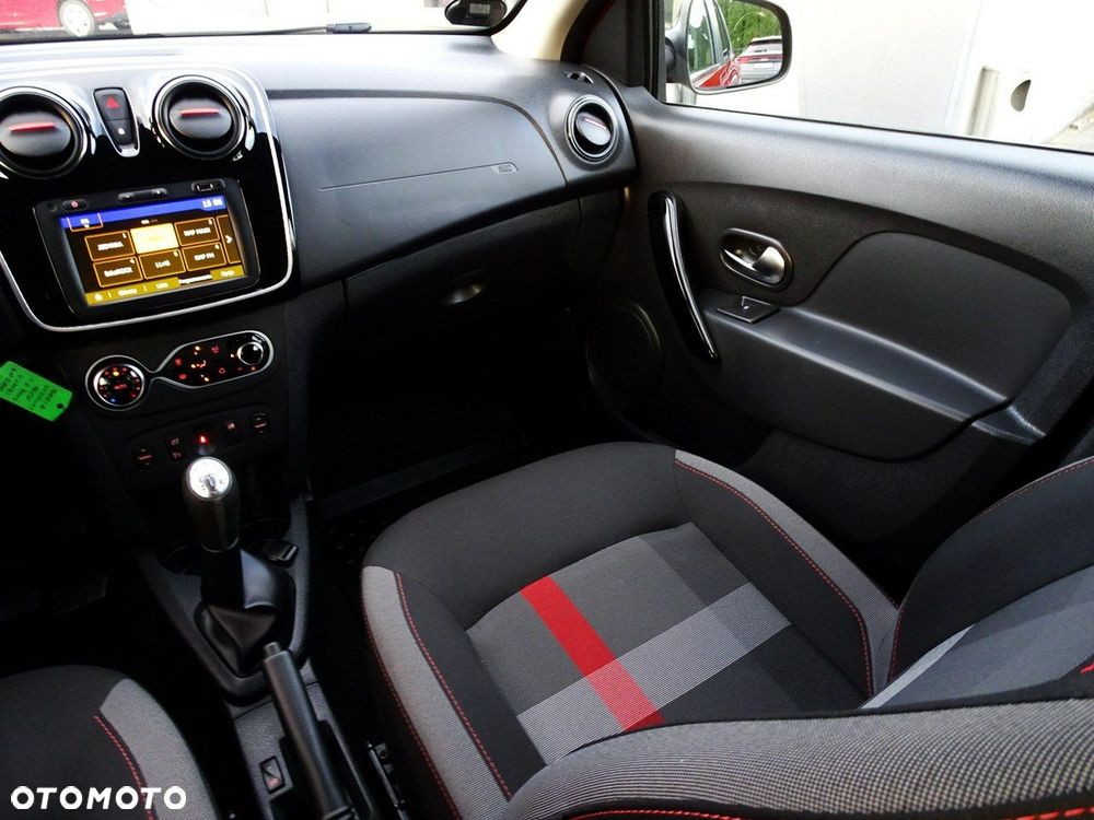 Dacia Logan TCe 90 S&S Stepway Celebration - 33