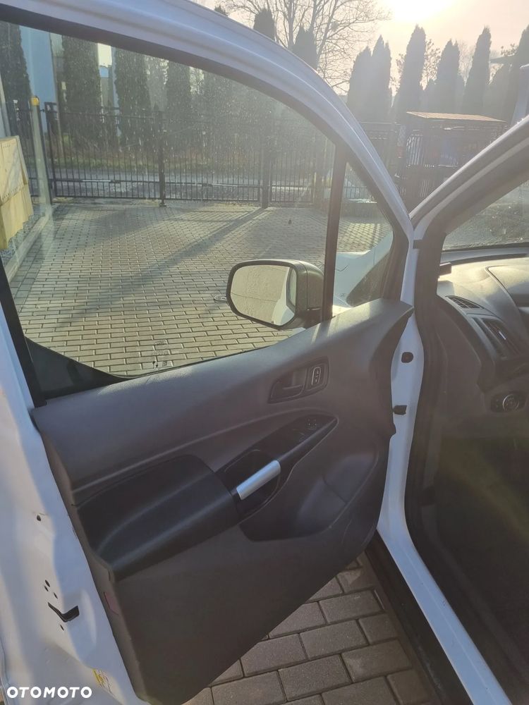 Ford Transit Connect - 17