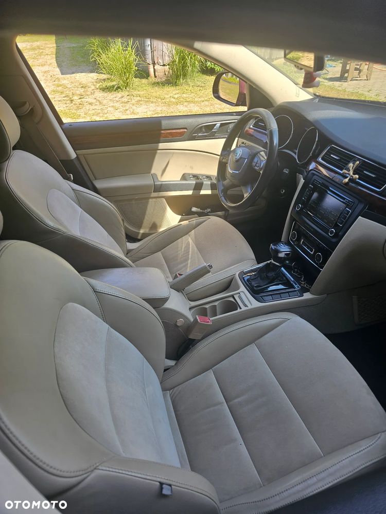 Skoda Superb 2.0 TDI Elegance DSG - 27