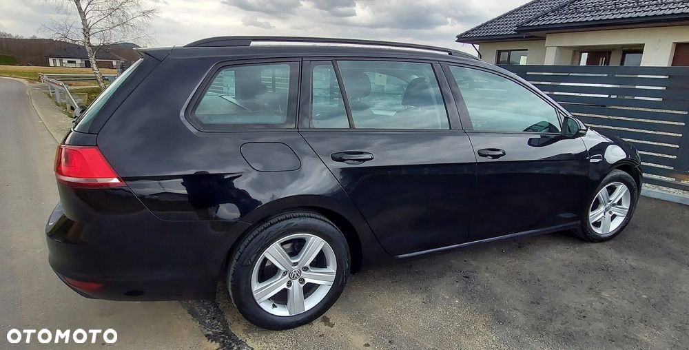 Volkswagen Golf - 10
