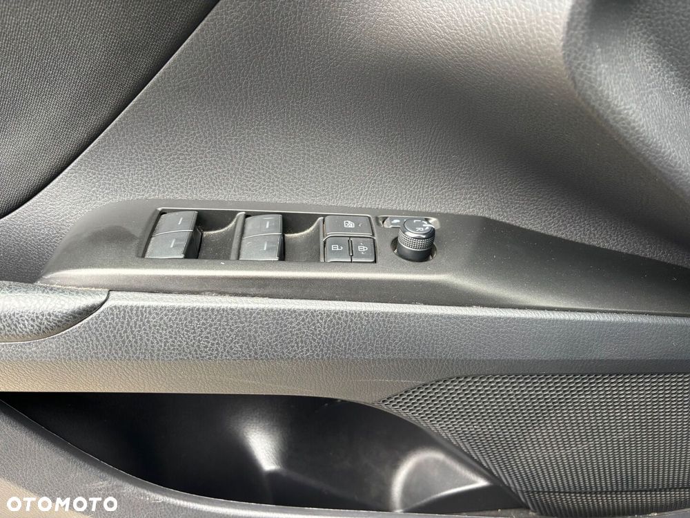 Toyota Camry 2.5 Hybrid Comfort CVT - 17