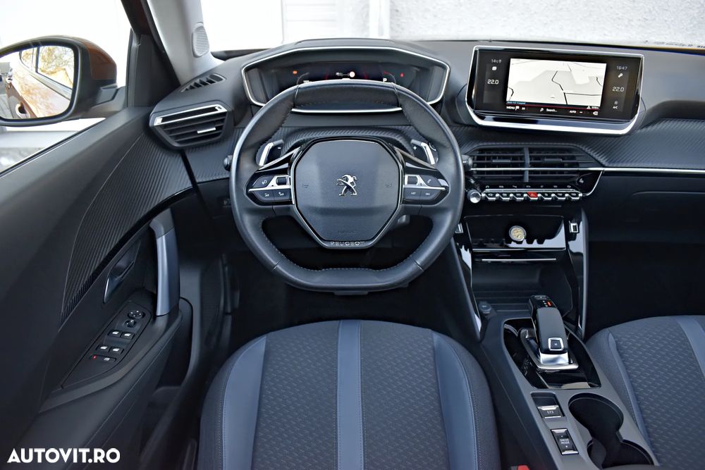 Peugeot 2008 PureTech 130 EAT8 Allure - 6