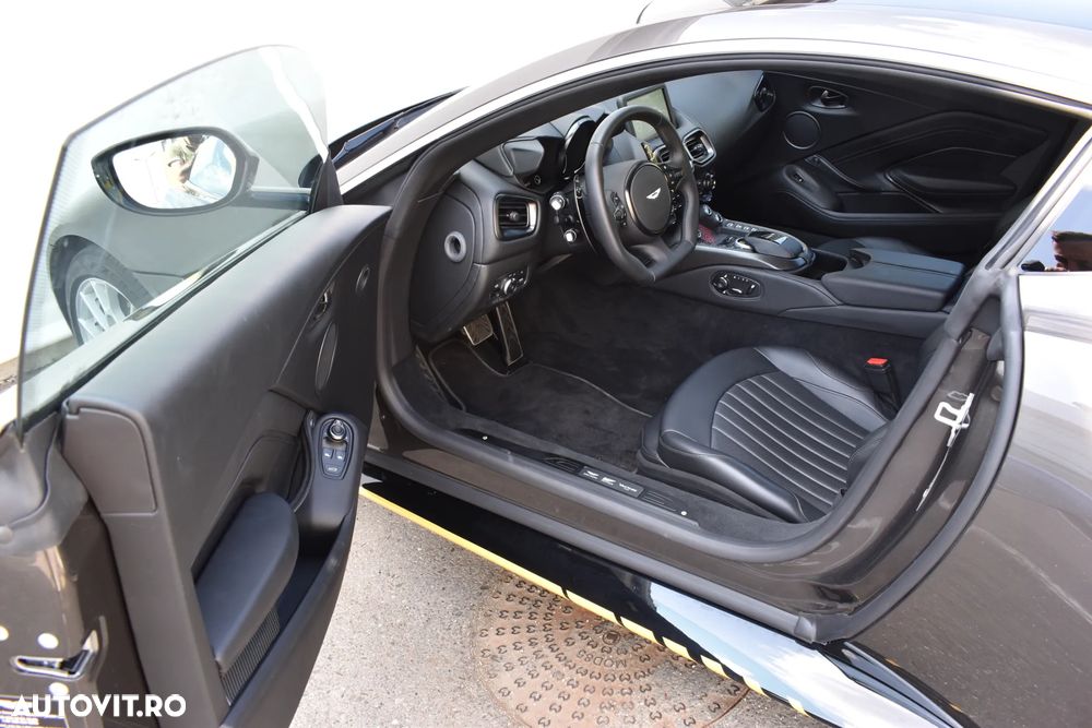 Aston Martin V8 Vantage - 23