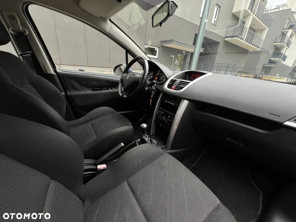 Peugeot 207 - 7