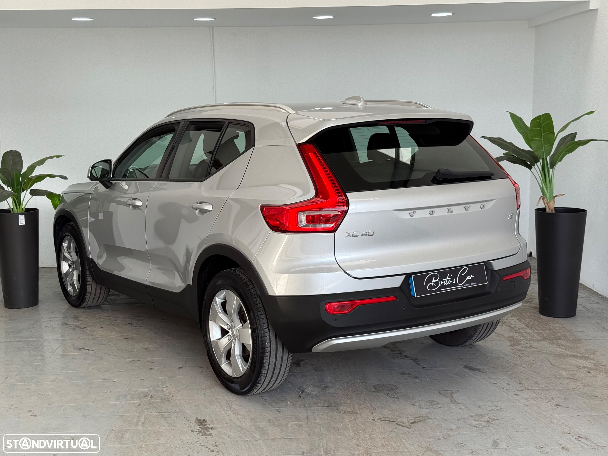 Volvo XC 40 1.5 T3 Momentum Tech Edition - 5