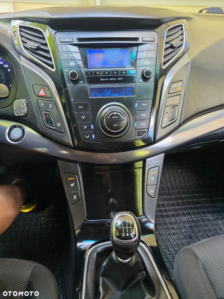 Hyundai i40 Kombi blue 1.7 CRDi Trend - 12