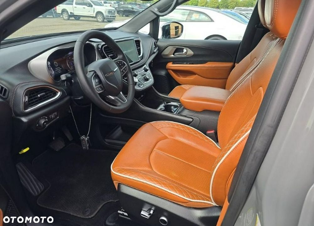 Chrysler Pacifica - 7